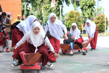 BERADEGAN NAIK PERAHU