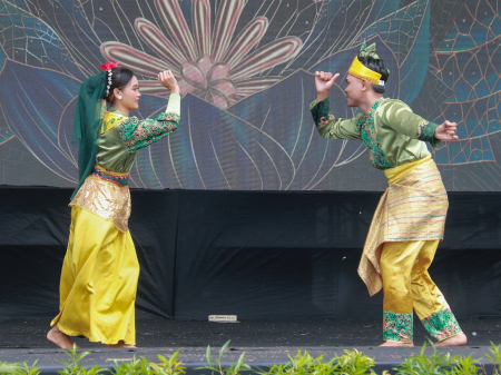 TARI PESISIR