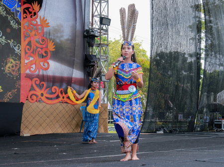 LOMBA KARUNGUT
