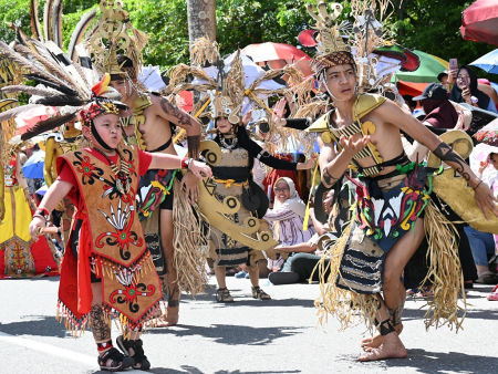 GERAKAN TARIAN KINYAH