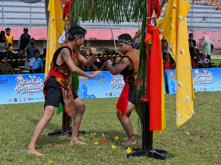 ATRAKSI SILAT LAWANG SAKEPENG