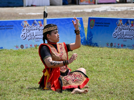 ATRAKSI SILAT LAWANG SAKEPENG
