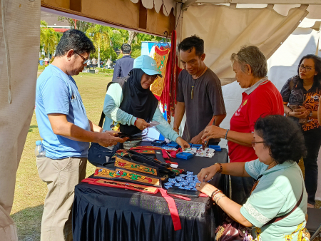 PENJUAL LAWUNG KHAS KALTENG