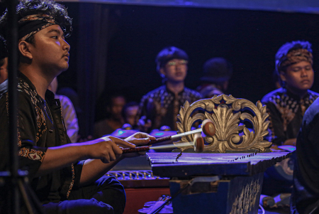 GAMELAN PENGIRING WAYANG