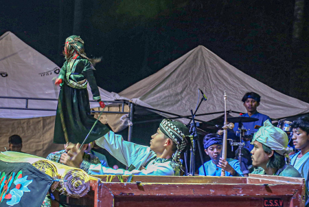 PERTUNJUKAN RAKYAT WAYANG GOLEK