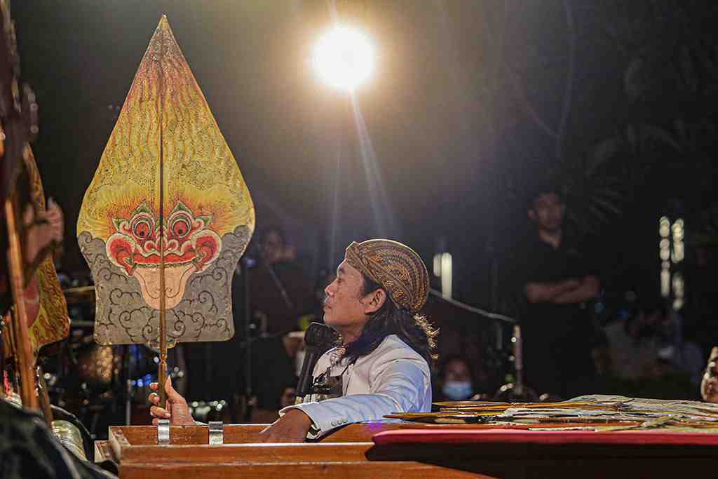 PERTUNJUKAN WAYANG KULIT