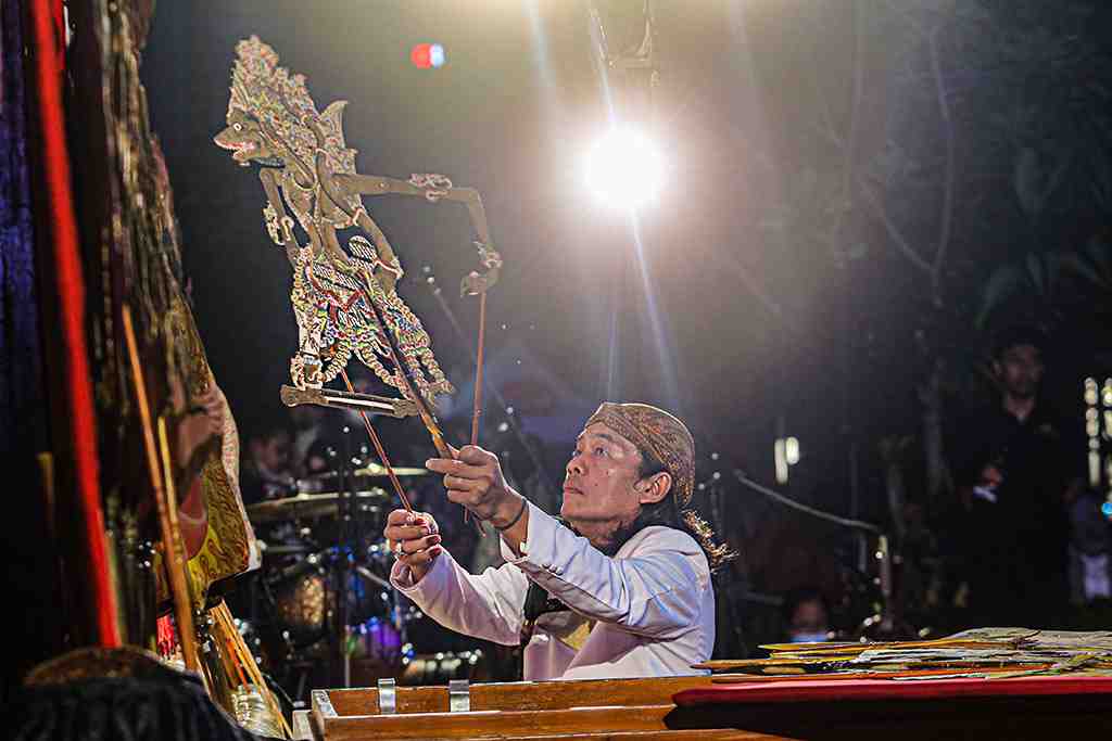 PERTUNJUKAN WAYANG KULIT