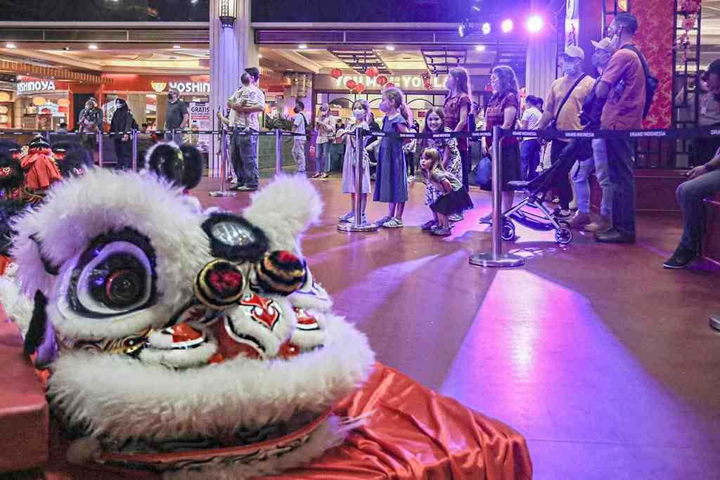 MENUNGGU BARONGSAI BERAKSI