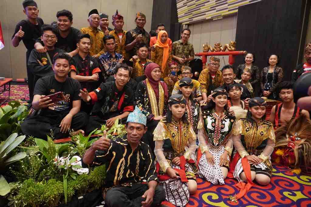 BERSWA FOTO BERSAMA GUBERNUR JATIM					