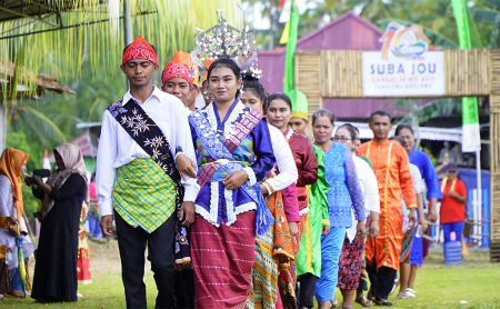 KARNAVAL BUDAYA HUT KE-16 KELURAHAN AKELAMO
