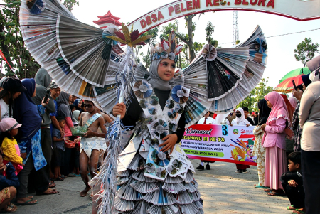 KOSTUM KARNAVAL SATWA BURUNG