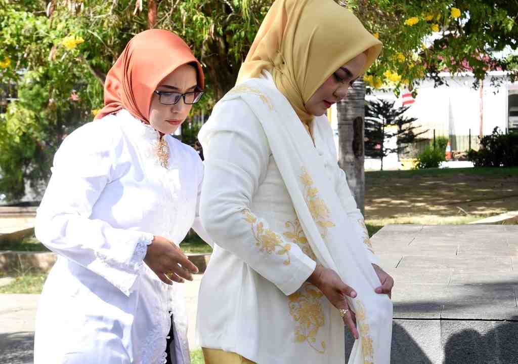 KEBAYA KARAWO