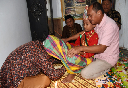 KHITANAN TRADISIONAL