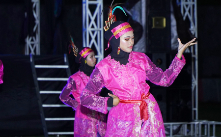 TARI LALAYON