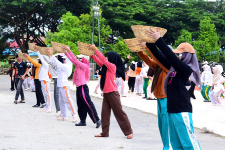 LATIHAN TARIAN KOLOSAL