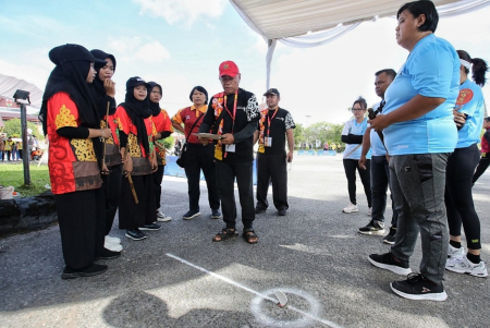 JELASKAN PERATURAN LOMBA BALOGO 