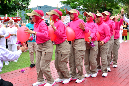 LOMBA ESTAFET BALON