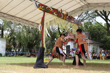 ADU SILAT LAWANG SAKEPENG