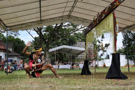 LOMBA LAWANG SAKEPENG
