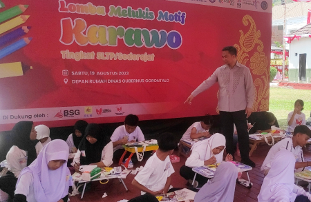 LOMBA MELUKIS MOTIF KARAWO