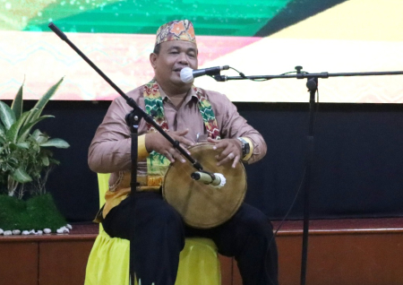 KESENIAN MADIHIN