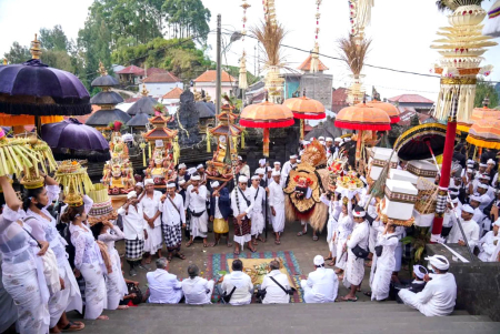 PROSESI MENDAK BARONG