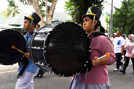 MENABUH DRUM