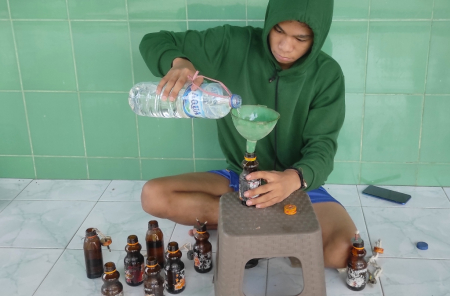 MENGISI LAMPU BOTOL