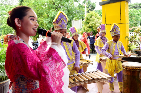 NYANYIKAN LAGU DAERAH