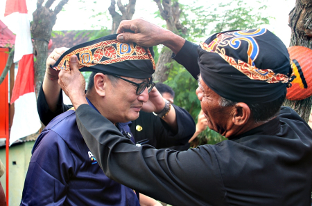 PAKAI UDENG di DESA WISATA SAMBONGREJO