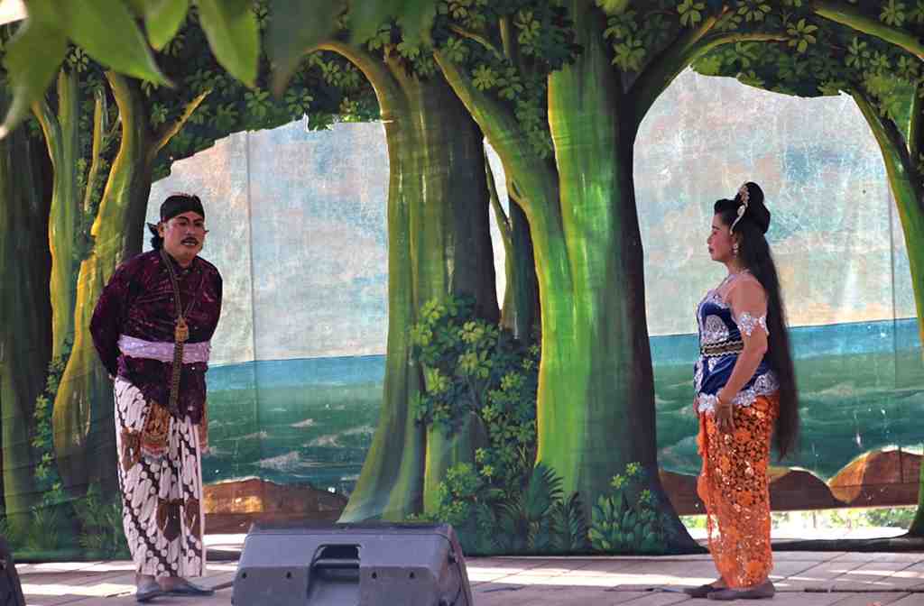 PERTUNJUKAN SENI KETHOPRAK di BLORA