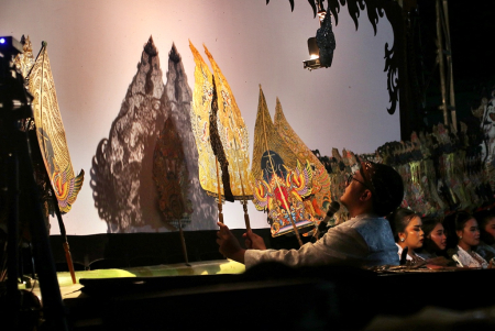 PERTUNJUKAN WAYANG KULIT