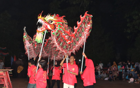 PERTUNJUKAN LIANG LIONG