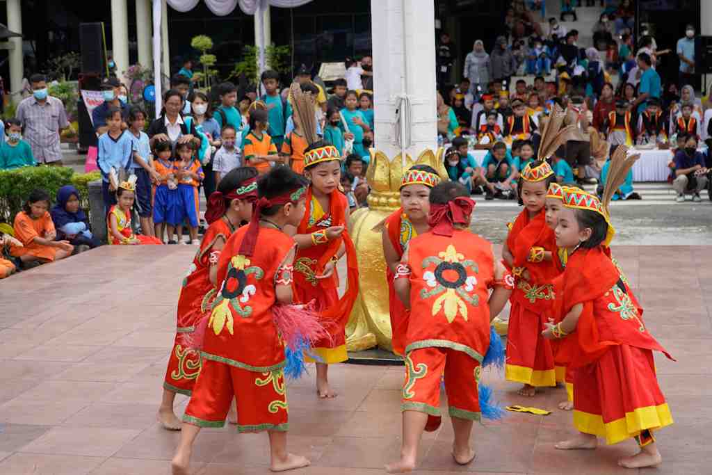 TARIAN MANASAI