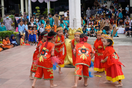 TARIAN MANASAI