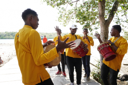 PENABUH TIFA DESA REVAV MALUKU TENGGARA