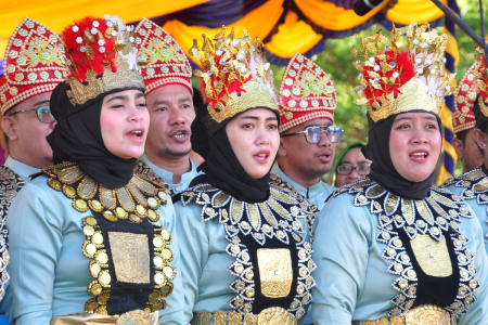 PAKAIAN ADAT BILIU