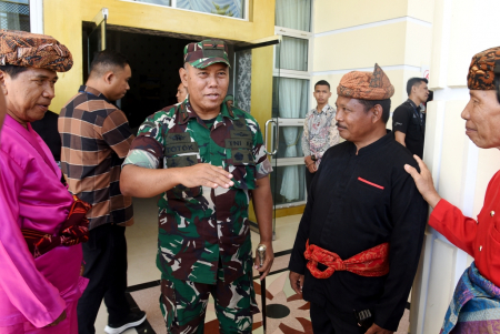 PAKAIAN ADAT GORONTALO