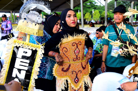 PASANG BAJU ADAT
