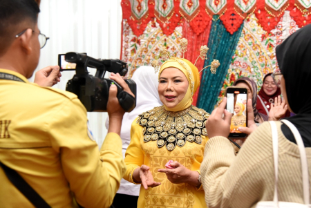 PELESTARIAN ADAT ISTIADAT