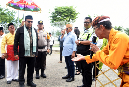 PENYAMBUTAN ADAT MOPOTILOLO