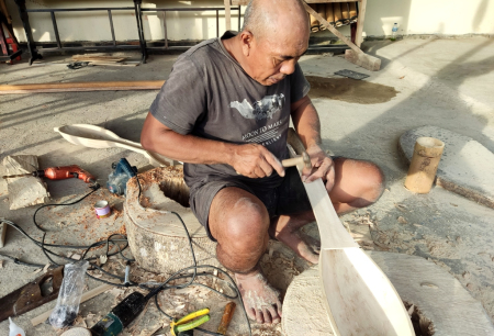 PERAJIN ALAT MUSIK GORONTALO