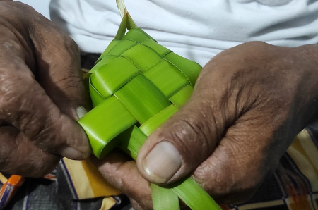 PESANAN WADAH KETUPAT
