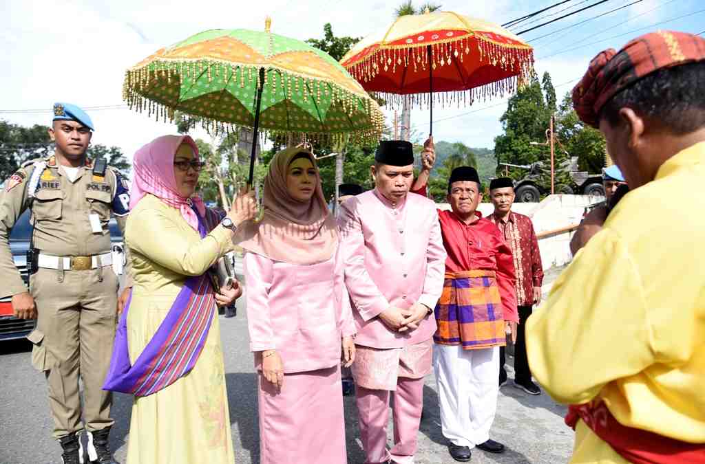 PROSESI ADAT MOLOOPU