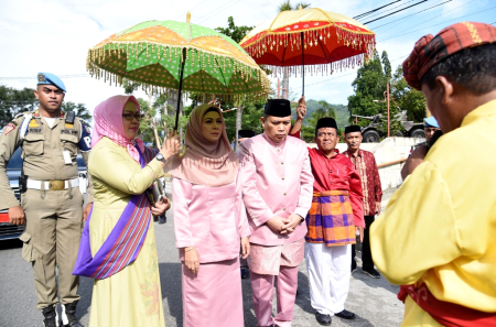 PROSESI ADAT MOLOOPU