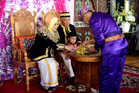 PROSESI ADAT MOLOOPU