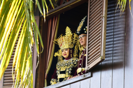 *unggah foto lain RUMAH ADAT DULOHUPA