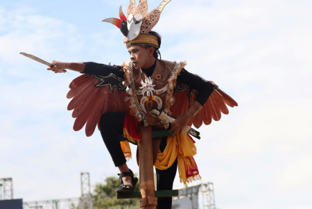 TARI KOLOSAL MAHESWA JAYANINGRAT
