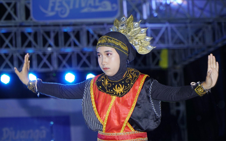 TARI SALAI DUMAI