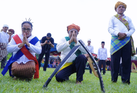 SAMBUT TAMU KEHORMATAN